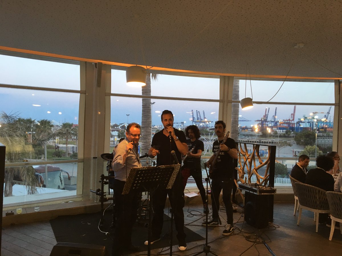 silviairanzo's tweet photo. #WWQual Thursday Evening Event at the Marina Beach Club (more photos) #Valencia for the @AQRUK @qrca Worldwide Conference on Qualitative Research. An evening with great food and amazing entertainment by the ‘Live Karaoke Rock Band’ #mrx https://t.co/E1O6Mdtm6V