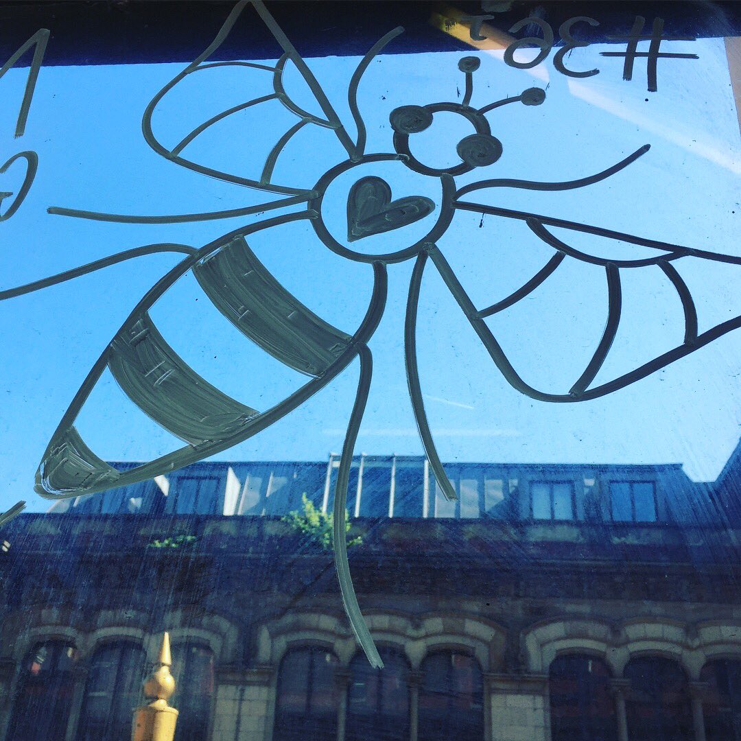TheNqGallery's tweet image. Thank you @22BeesProject 
@signedbyjen for spreading their bees &amp;amp; love around Manchester! We 💛 our bee. design on our 🐝 window here on the 2nd flr of @Afflecksfox to remember the 22 that lost their lives! If u look up from Church Street you can see it 🐝💛#the22beesproject