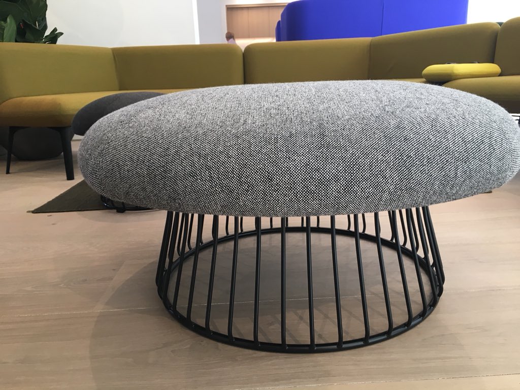 Ultimate_Office's tweet image. @Boss_Design at #CDW18 #ClerkenwellDesignWeek