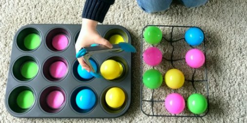 This is such a simple & effective way of entertaining a toddler 📷 ow.ly/Exw550hoREg @ImaginationTree #learningthroughplay #toddleractivites