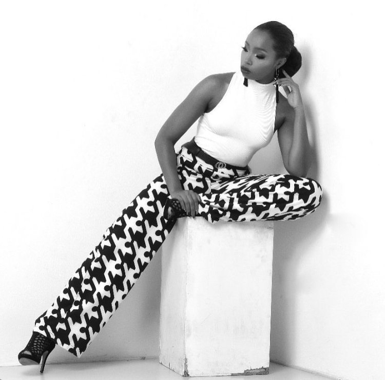 Leecraig1801's tweet photo. My WCE ππππ @bammybestowed looking stunning and elegant as usual,she effortlessly slay in everythnπ #WCW #BamFam #BamBeautyoils #QueenBam #BamTeddyNation https://t.co/7QWVGv6Kip