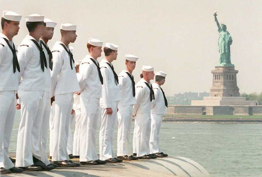 CHLNewYork's tweet photo. #HelloSaiilor we #welcome #FleetWeekNYC make the most of ur #NYC #Viist & #Enjoy we #Love u all & hey #MemorialDayWeekend is here !! https://t.co/x97bgzoVC0