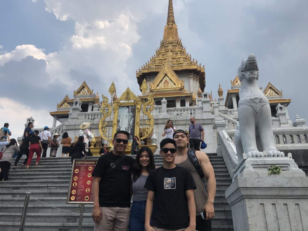 chelsiemsegovia's tweet photo. Day 1 in Thailand 🇹🇭 #lifeaftergrad https://t.co/PpKtldTAV9
