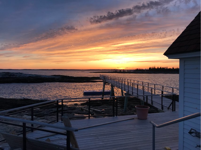CuckoldsLight's tweet photo. A beautiful sky seemed to “welcome back” the Innkeepers, as they arrived to prepare the Inn - scheduled to receive the first guests of the season this Friday! https://t.co/8RnKfzkXF8