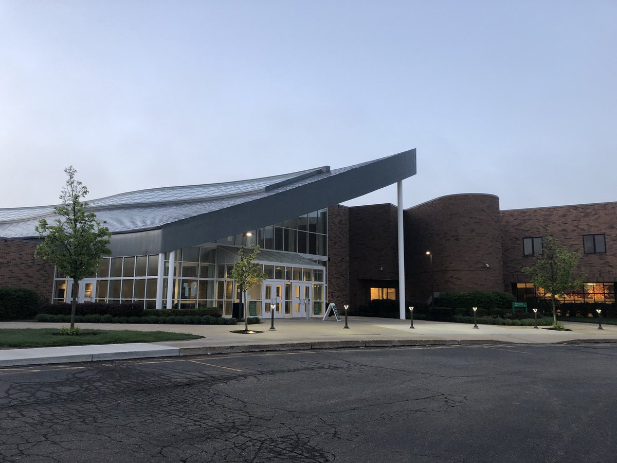 nikkicarter81's tweet photo. It’s Another Great Day to be a Novi Wildcat! Today marks the final day of school for our Class of 2018 family members. Thank you for leaving an indelible mark on our school. “Once a Wildcat, Always a Wildcat! @NoviHighSchool @NoviStuCo @docsmatthews @NoviAcademics https://t.co/euhx0U1Ppy