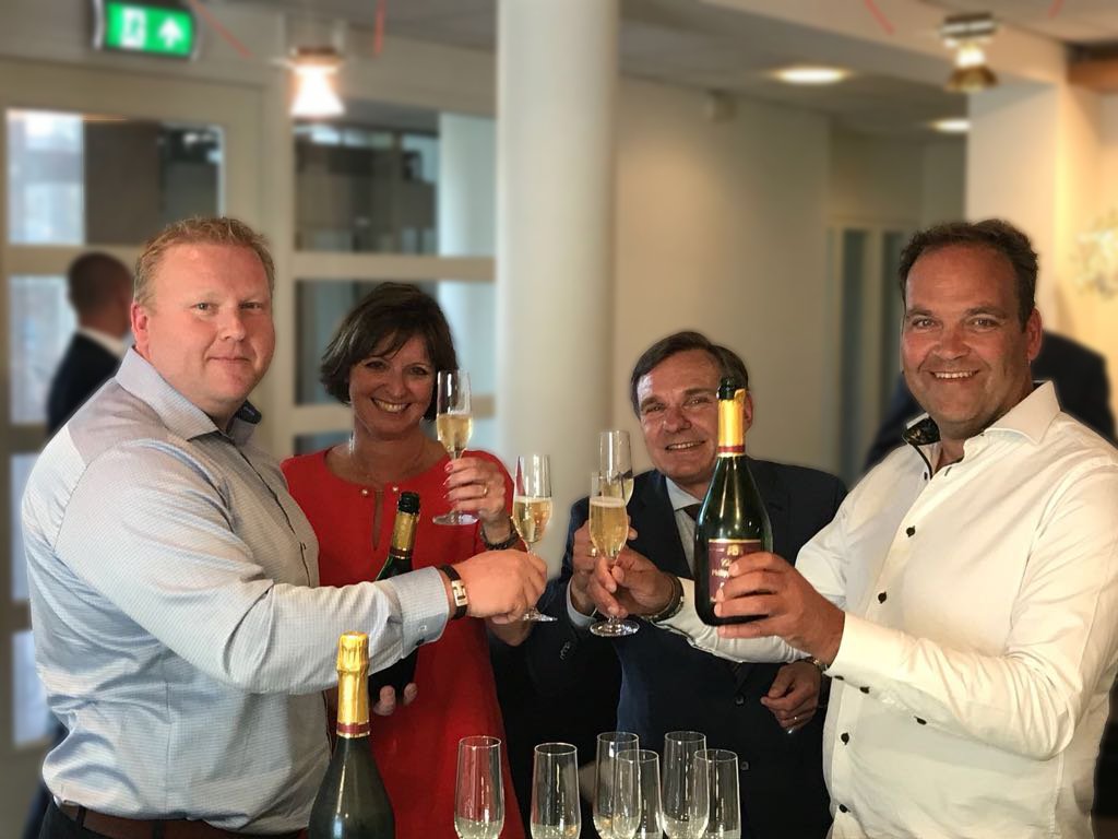 SmartMetals has a new mother company: from today we proudly combine forces with <a href="/Vogels_Prof_NL/">Vogel's Professional</a>!

Read the full press announcement for more information: smartmetals.nl/u/files/press%…