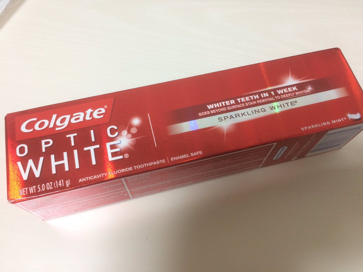 Sousai's tweet photo. アメリカのやべー歯磨き粉買い��した https://t.co/K6kwJImlgn