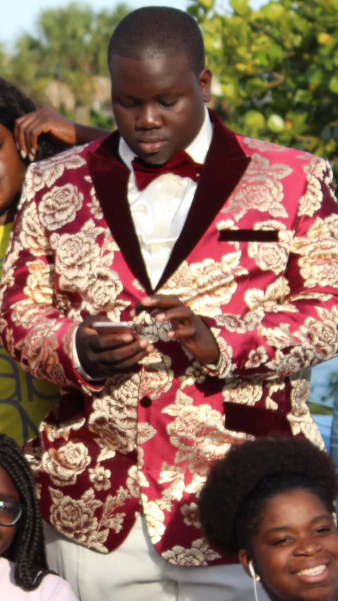 chefsheed_1k's tweet photo. #flhsprom #prom2018 #flhsprom2k18 https://t.co/AYbT6hCeZT
