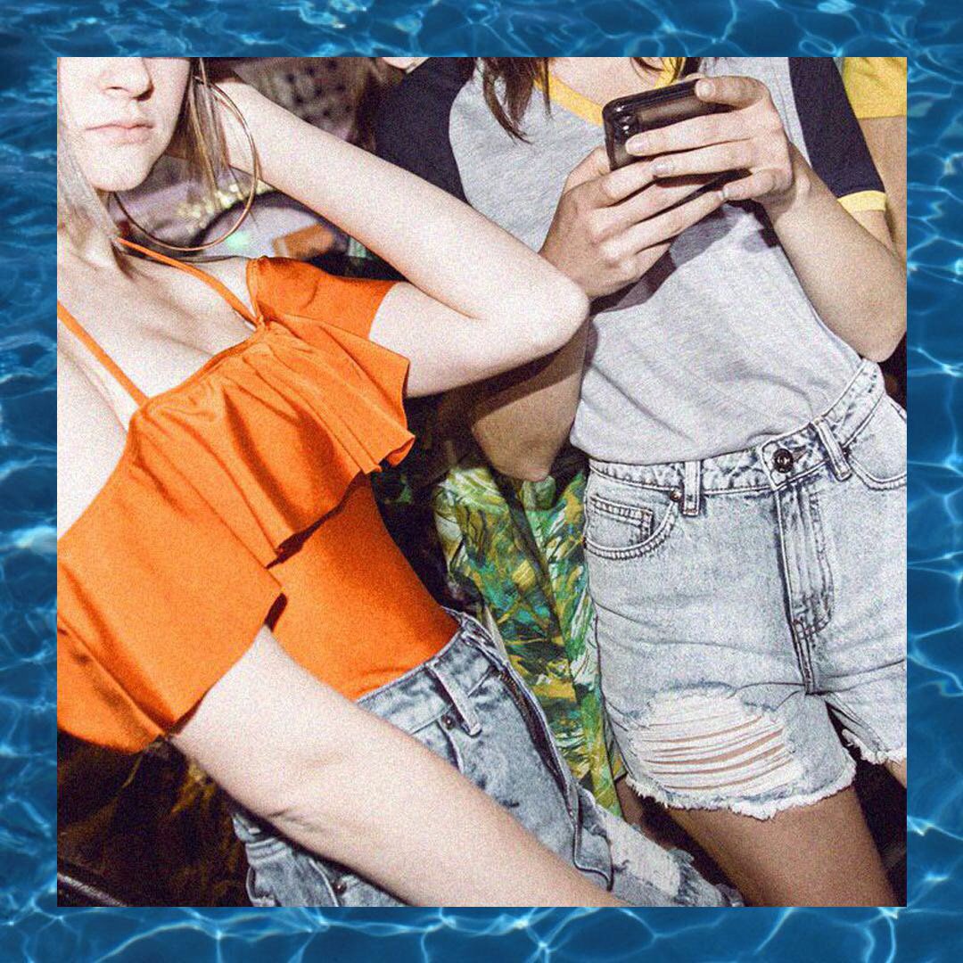 foldedandhungph's tweet photo. Summer is not over yet! Steal these cute summer looks from the nearest @foldedandhung store near you!
Visit https://t.co/TxE1RWaqUm for latest styles!
#FHSummer2018 #FHSummerPromo #WeAreFoldedAndHung
Classic tee - P499.75
Orange off-shoulder one piece swimsuit - P769.83 https://t.co/1jAejfrYx6