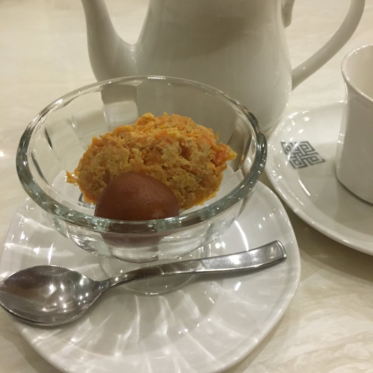 CurtisSChin's tweet image. #Random #NoonTreat. #sugaroverload. So my hosts just served up a gulab jamun &amp;amp; gajar halwa. Thanks!

#SouthAsia #India #Bhutan #sweeeeet #gulabjamun #gajarhalwa 🥕 #nomnom 
#carrot #pudding