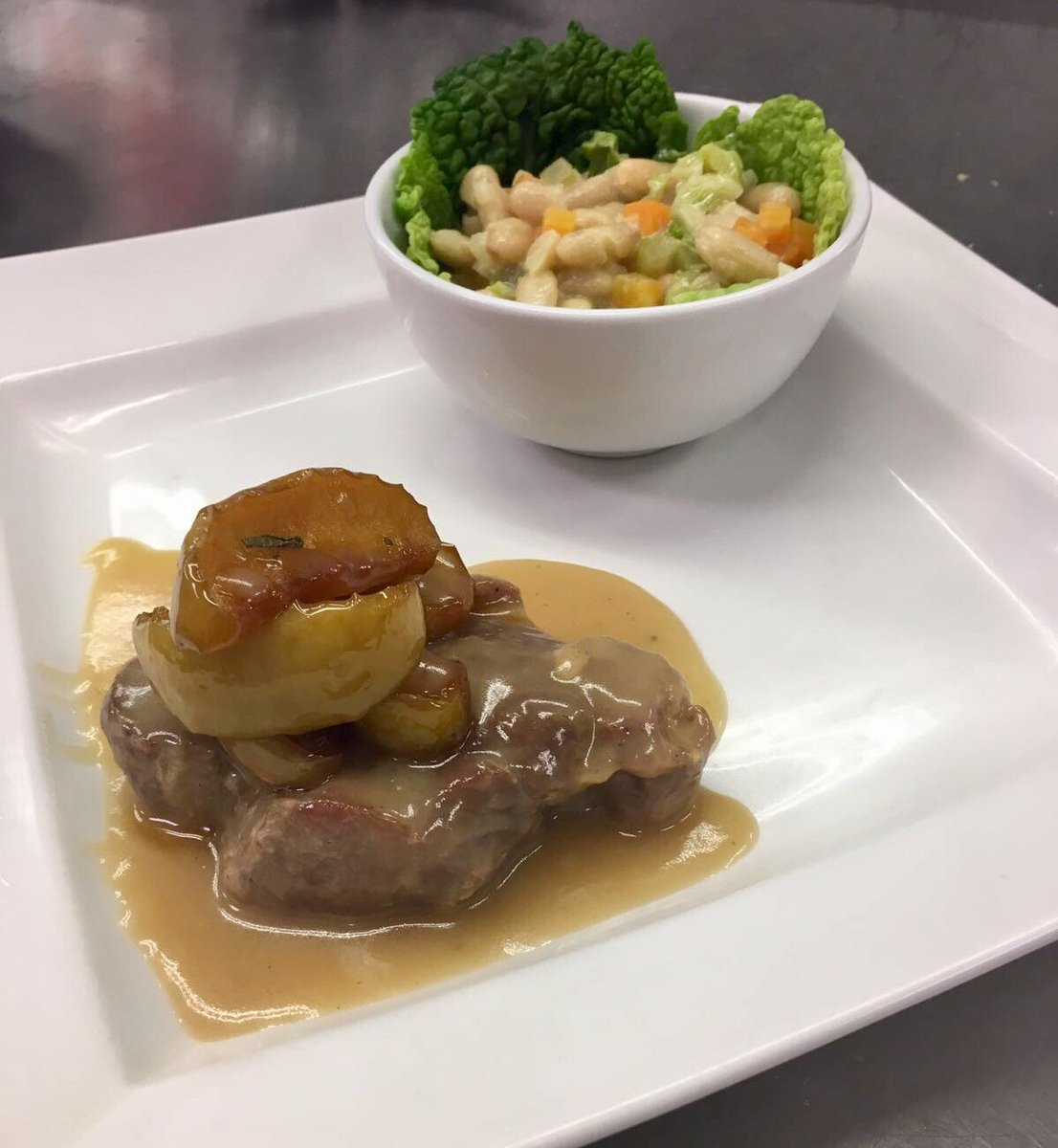 ChefSamBennett's tweet image. #BraisedPork with Caramelised #Apple &amp;amp; #CannelliniBeans - practice session @Westking for one of the dishes for my Synoptic Exam in June. #cheflife #studentchef #culinarystudent #chefinthemaking