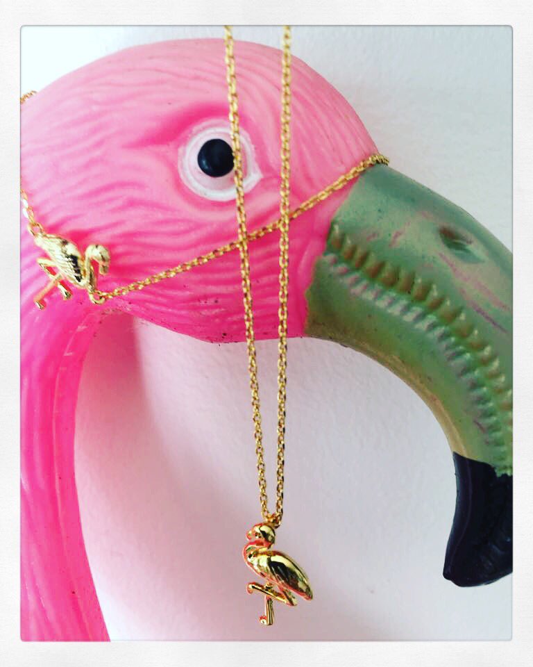 store_FaCha's tweet photo. Vente éphémère organisée par FaCha très prochainement : collection bijoux été 2018. Ici est présenté l'ensemble bracelet - collier Flamingo ☀️💃🕶🌴 #flamingo #bijoux #collectionbijoux #flamandrose https://t.co/y0xiN7ZBqf