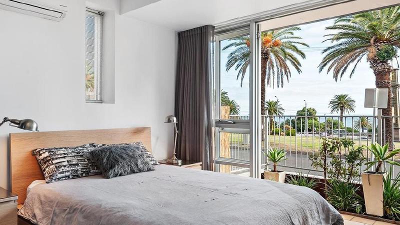 HSunRealestate's tweet image. #Melbourne studio apartments cost as much as a house? realestate.com.au/news/average-m… #realeststate #offtheplan