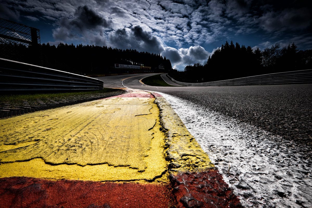 Eau Rouge Spa Francorchamps, image size:1200x800