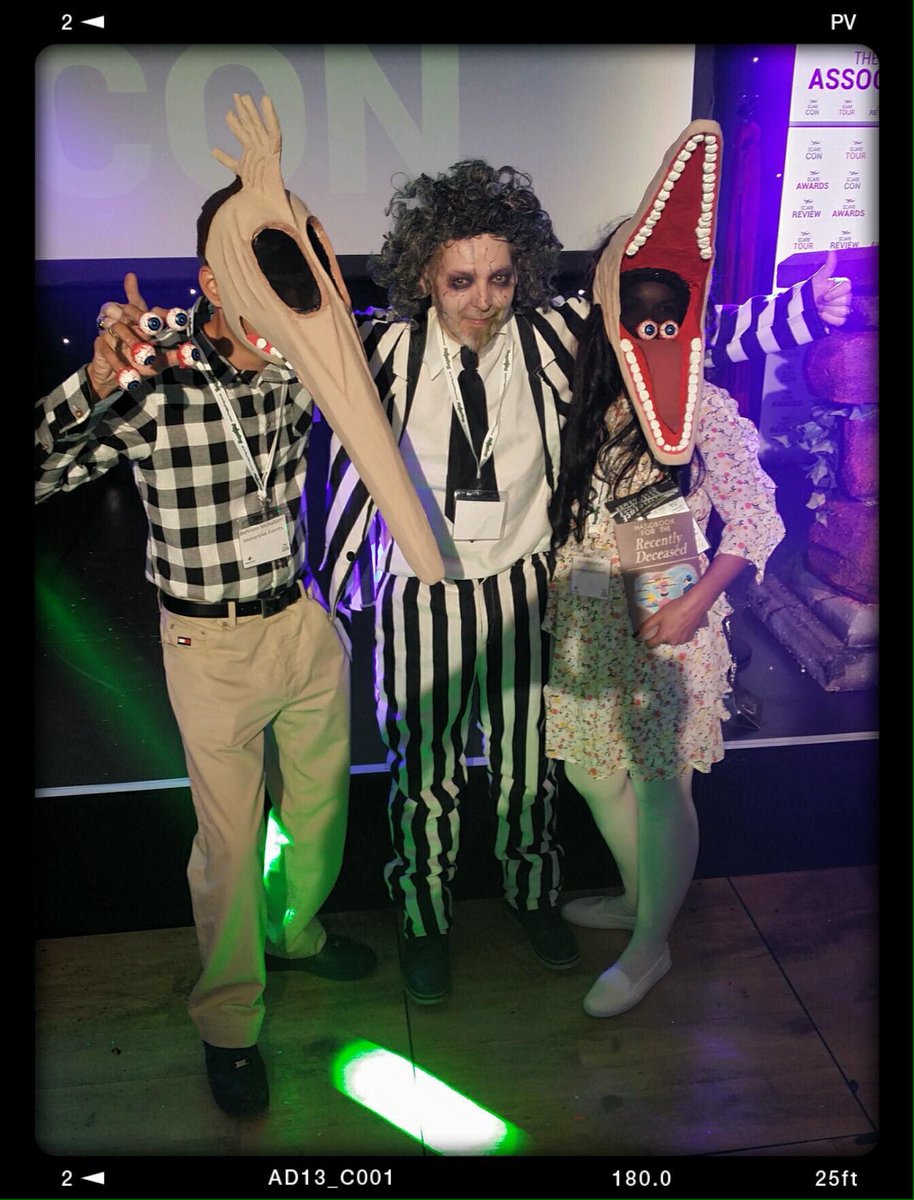 EzeAsPi_Ltd's tweet photo. In a page right out of the handbook of the recently deceased our CEO @MrWayneThompson swept the boards #scarecon2018 w/ his new friends and I think @AlecBaldwin #GeenaDavis & #MichaelKeaton would join us in bowing to his cosplay genius 👏 👏- just don't say his name three times! https://t.co/kwpvpQSwTO