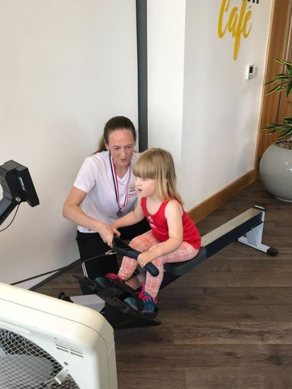 WDWalesWest's tweet photo. Yesterday was a super busy day for All Hands On Deck, the Bristol office took to the water to clock up some KMs,  UWE Bower Ashton smashed their target, and possibly our youngest rower had a go. #lessthan1000kmtogo #allhandsondeck #welovetorow #TraineeChallenge2018 https://t.co/MyB9AzJu0o