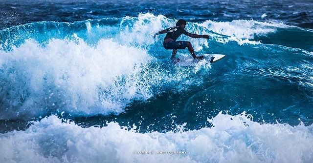 danjeffrio's tweet photo. Reposting @chrisje171:
You gotta start the week off well with some big swell hehe.๐๐พโโ๏ธ๐
โข
โข
โข
โข
#mondays #beginning #weekopening #surf #wave #baby #slab #fatwave #cruise #speed #axis #bonaire #surfing #adventure #balance #bonairesurf #surfbonaire ๐ท @mariefauveflo https://t.co/tKZ0t53gUT