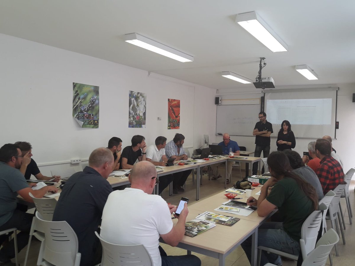ctforestal's tweet photo. Intercambio de formadores en el marco de #pyrempfor : jornada de los miembros del comité de estandars (SC) de #EFESC, abierta a asesores y formadores en #motosierra @CTPPOCTEFA https://t.co/hQkUlW53n2