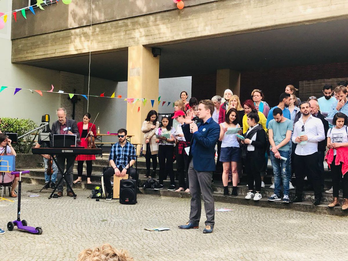 Freitag feiern wir um 19 Uhr mit euch das #FestderNachbarn im Nachbarschaftshaus Friedenau. <a href="/AF_Blog/">Absolut Friedenau</a> #Nachbar #mitmachen @schöneberg