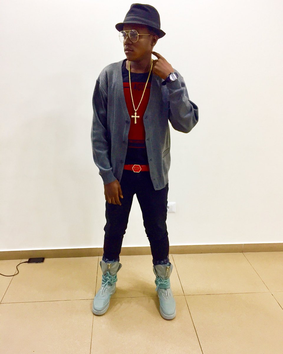 DadaMasala01's tweet photo. #ChicMan #Ecole 🤷‍♂️😊@fallyipupa01 https://t.co/iJ59vlKoO8