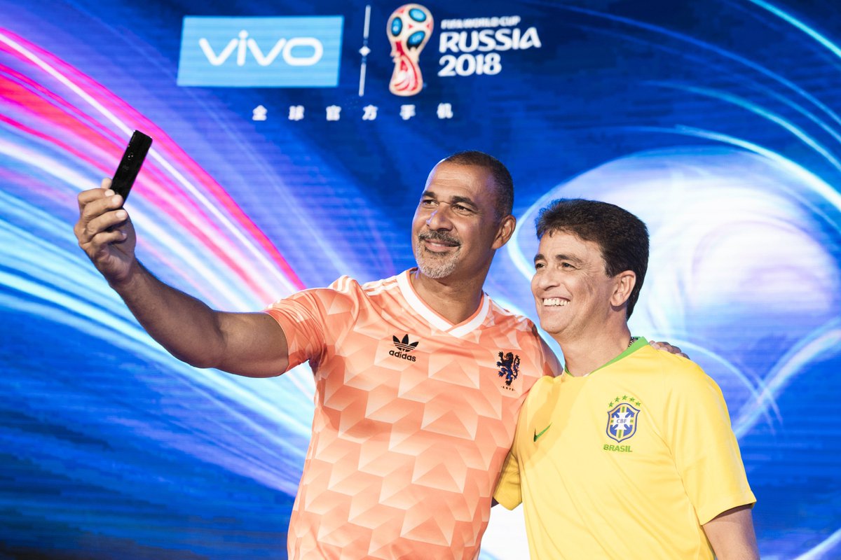 Mark Dreyer Couple Of Legends In Beijing Ballon D Or Winner Ruud Gullit 87 And World Cup Winner Bebeto 94 Pose At An Event For Fifaworldcup Sponsor Vivo T Co Wwyddbkb50