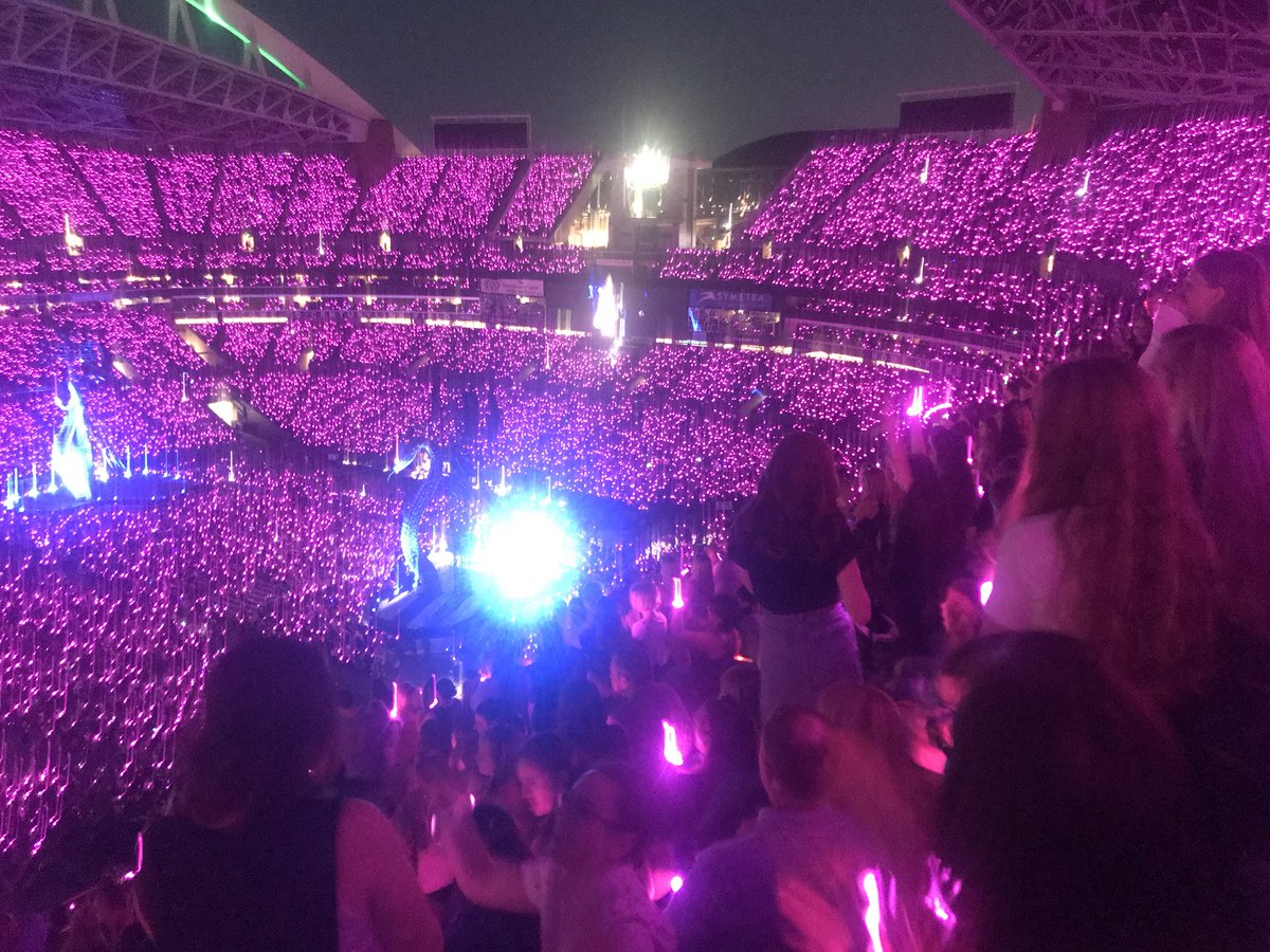 bethanie_pj's tweet photo. Unbelievable @taylorswift13 https://t.co/RkUNYSsnsr