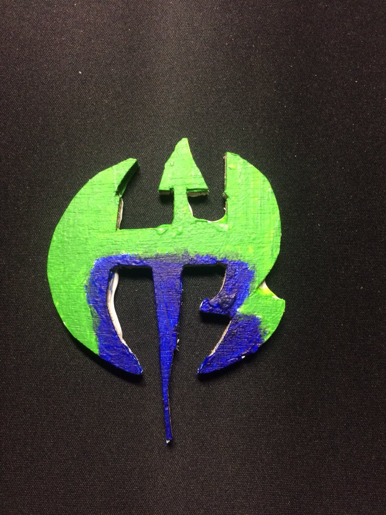 TeamXtremeEdits's tweet photo. Made this using a machine at school out of random pieces of wood and almost decapitating my finger while using the machine in full speed https://t.co/ULC4y94pfF