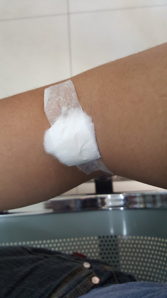 CoachPapaChen88's tweet photo. Blood extraction done... smile smile lang muna while waiting for the results #Labworks #CD4Count .... the best ang #PasigTreatmentHub comfy 😊😊😊 https://t.co/WVs8tMnjTO