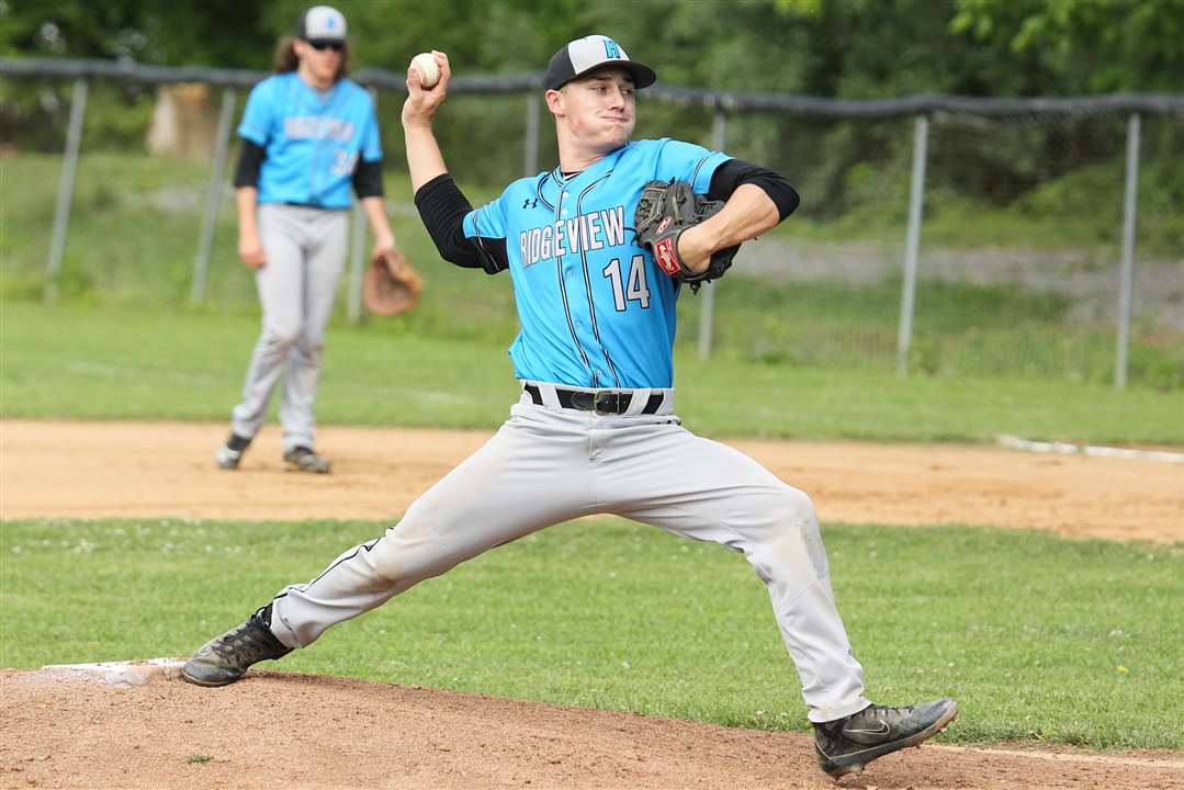 tnsportslive's tweet photo. ⚾ RHP McKenzie Sproles was stout through six innings and @ridgeviewlive turned a triple play in knocking @bluedevilslive from the Mountain 7 baseball tournament on Tuesday (with 📸📸 by @DoCo_Photo) https://t.co/TWJEPXWFEx https://t.co/0TfFfFG0Ho