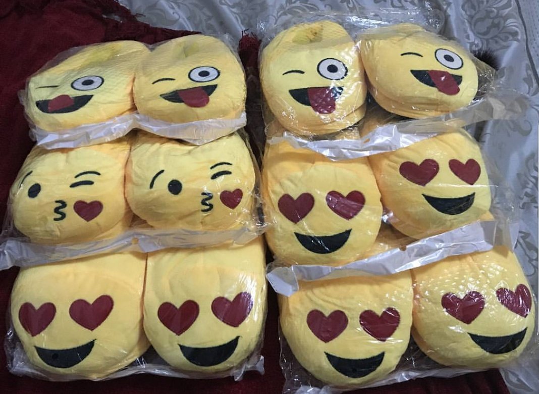 __Onthatile_'s tweet photo. #GirlTalkZa Hi Everyone. I sell these emoji sleppers at R160 each. whatsapp at 0784416511. Deliveries can be done anywhere in SA. Please RT https://t.co/QKMcx8gRzq