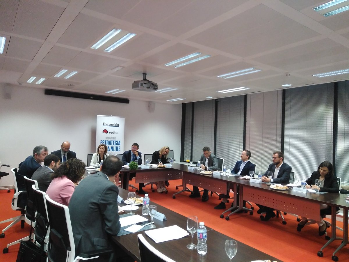 Hoy nuestro Director de Transformación Global, Fernando Molina <a href="/fmztwit/">Fernando Molina</a>, habla sobre la Estrategia en la Nube e innovación digital en el #Observatorio que ha organizado <a href="/expansioncom/">expansioncom</a> #Cloud #Innovacion #digital #Nube