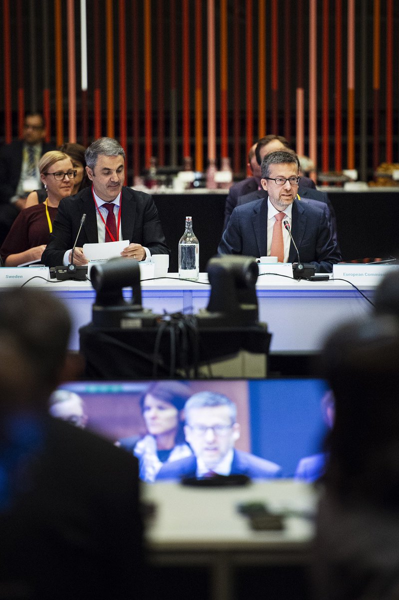 Moedas's tweet photo. Great to open with 🇸🇪 Minister @IbrahimBaylan_ the 3rd Mission Innovation Ministerial meeting focused on #CleanEnergy #MI3. Fighting for clean energy is not something that any country, any individual or any organisation can fight alone. We have to unite to do it. https://t.co/UZzPCoe1AH