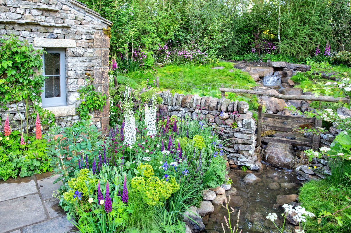 We’ll never get tired of seeing our little #RHSChelsea masterpiece. So beautiful &amp; so Yorkshire. 💙💛
