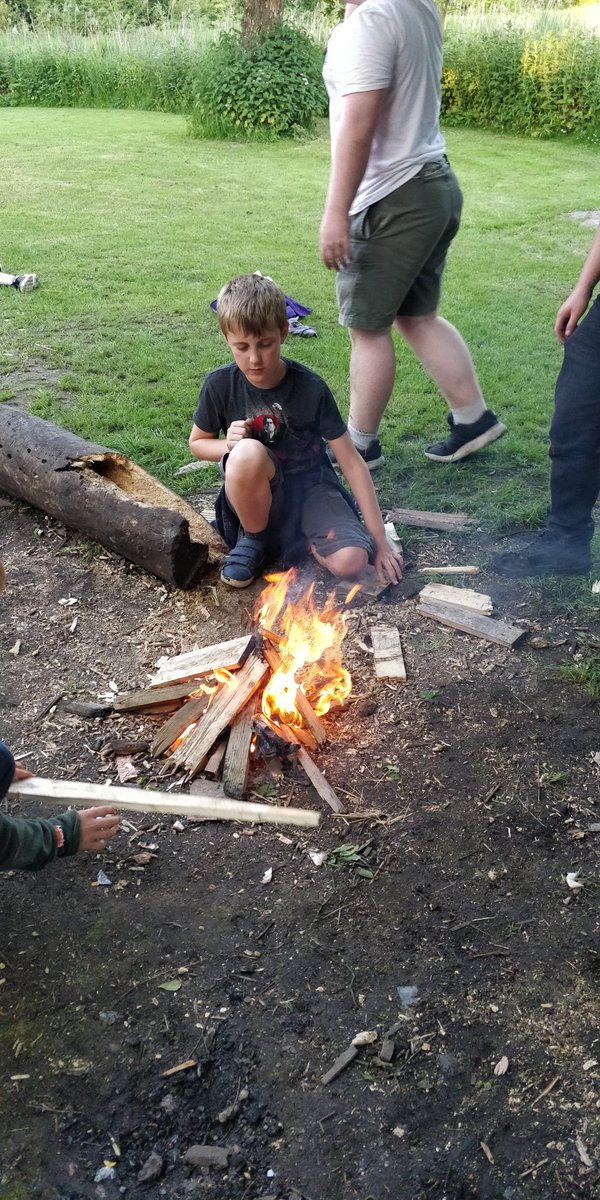 Lancing35cubs's tweet photo. A great night last night doing some fire lighting and backwoods cooking with Cubs. https://t.co/idcJ6dL6Ao