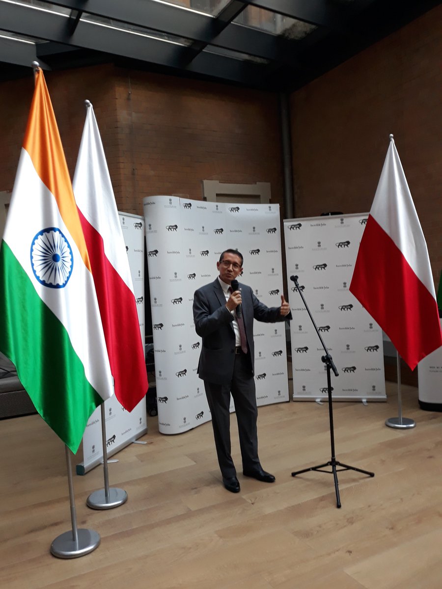 KonsulIndii's tweet photo. Yesterday Indian Community in Wrocław had a chance to welcome H.E. Ambassador of the Republic of India for Poland and Lithuania together with H.E. wife Mrs. Tsering Lhazes. @IndiainPoland 
#ConsulateIndiaWro #IndianCommunity #Wroclaw https://t.co/LQnHVy8Wat