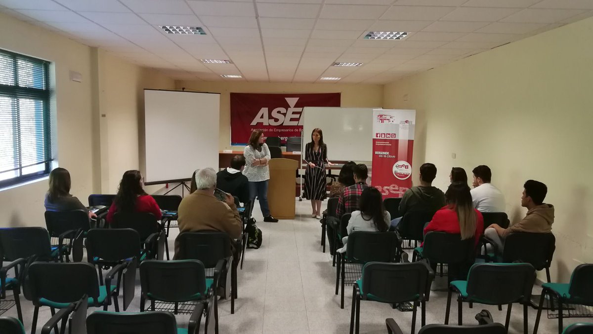 En la mañana de ayer recibimos la visita de los alumnos del Ciclo Superior de Gestión de Ventas y Espacios Comerciales del IES Francisco Aguiar de Betanzos. Un placer y mucha suerte chic@s! #Bergondo #BergondoEnClaveEmpresa #BergondoEsLaClave