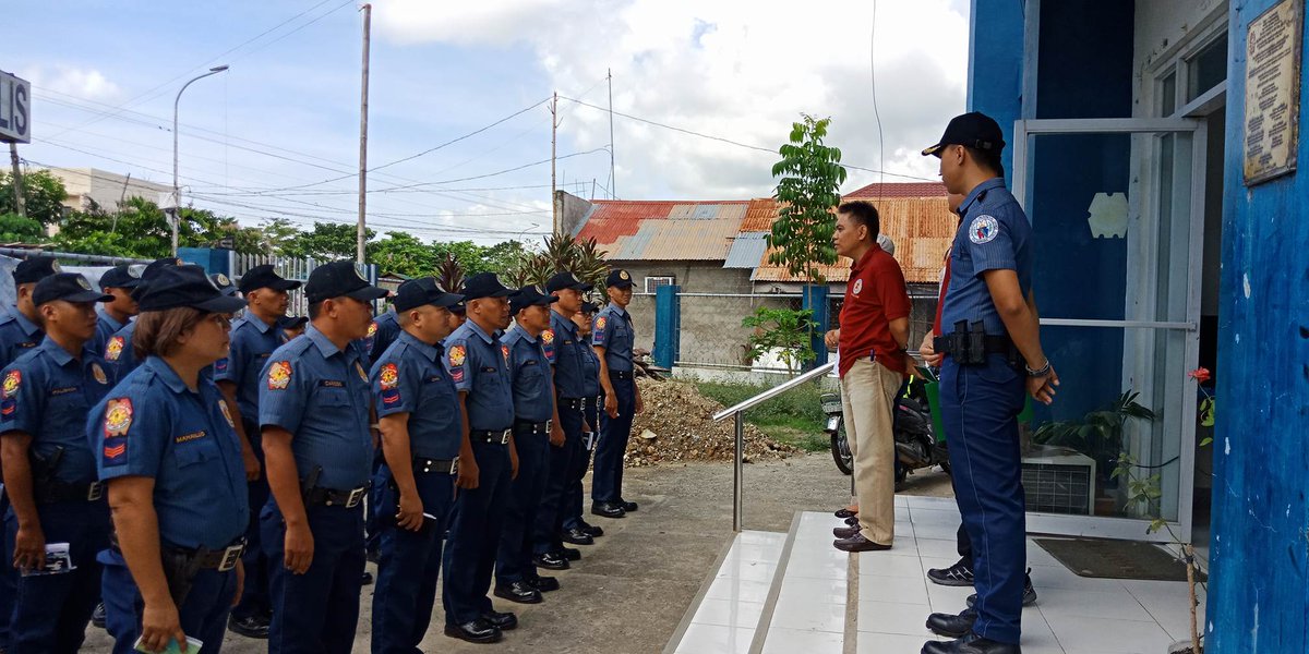pnpajuy's tweet photo. NAPOLCOM R6 conducted Inspection to this station.#PNPPATROLPLAN2030 @ippoiloilopnp @PDIPPO @pro6pnp https://t.co/XoXuFYva5p