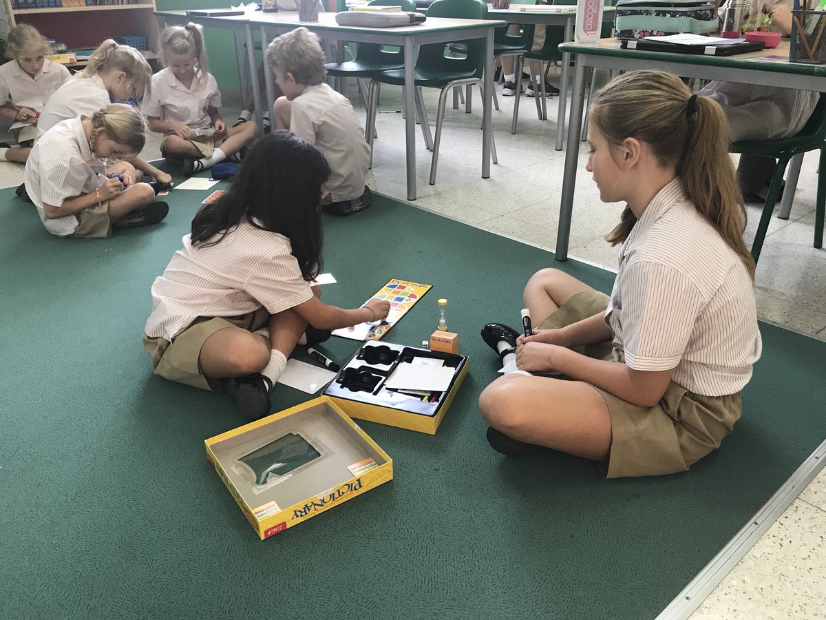 VHPS_Year4's tweet image. Lots of lovely lunchtime fun indoors during hot lunch breaks #friendship #playingandlearningtogether @VHPrimary @VHPS_wellbeing @vhpsprincipal