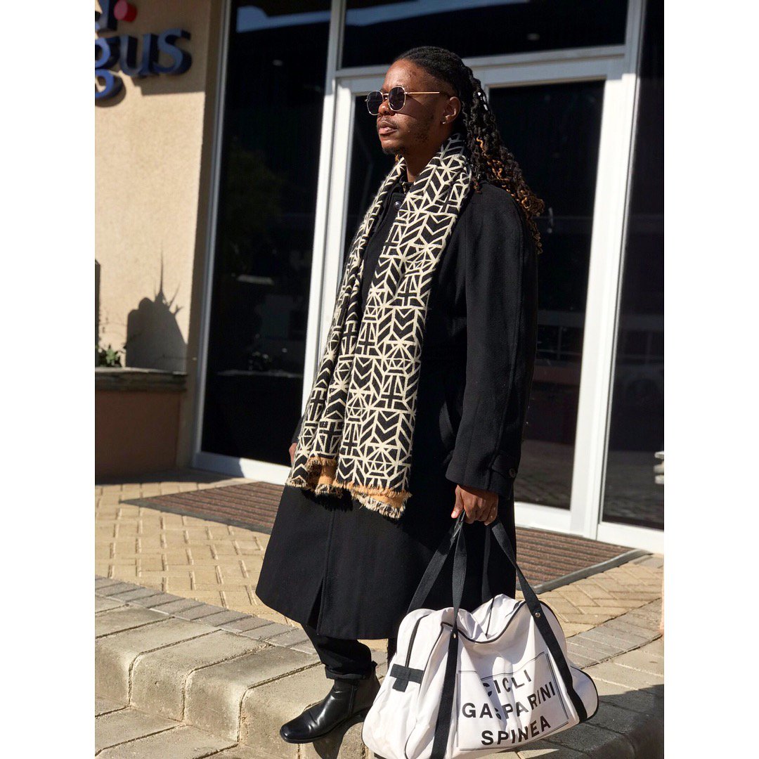 tkmotsisi's tweet photo. #Ride @therealyaronafm #PersonOfInterest King Dintwe aka @kingvanderbilt
who is the founder of @thempirebw Join us via https://t.co/iN7o2Xhxn5 between 1600hrs and 1700hrs CAT. Also catch something new starting courtesy of @CocaCola at 1735hrs plus #RideOutMix with @djrickylamar https://t.co/zMiZiAugGi