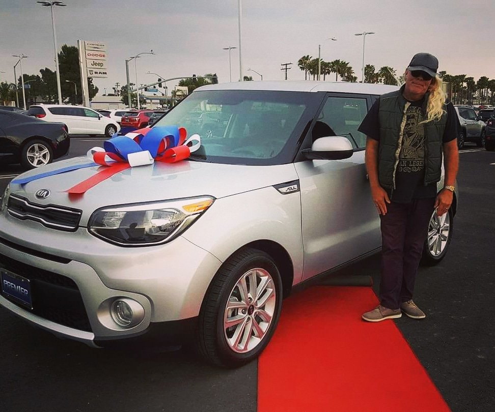 StevieSchaaf's tweet photo. ...🐹🐹🐹 #Feeling #Excited 😂😎🤗 Got me some #NEW #Stevielovelight #Wheels today! Isn't she a #cute Lil 2018 #Kia #Soul! 😏😍 Now I just need to put some Stevie #lovelight's in her, name her &amp; off to work we go!! Minus the #Hamster...s #Lol 🐹
#Hollywood here we come!
💜💞💞💞 https://t.co/gqgGJRexQs