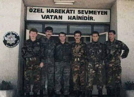 "Özel Harekat Şube Müdürlüğü" Hakkında Sağda Solda Neden Kuruluyor Hakkında Yafta Atan Kıskanç Sözde Vatanseverler Dolanıyor. Özel Harekatı Sevemezsiniz Vatan Hainisiniz. O Yiğitler Sizin Siyaset Malzemeniz Değil Akıllı Olun.
