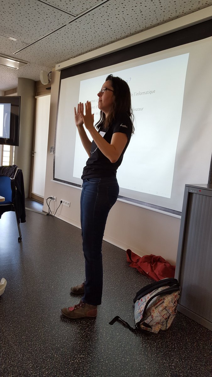 Journée de formation autour des #activitesdebranchees à <a href="/Inria_Bordeaux/">Centre Inria de l’université de Bordeaux</a> avec <a href="/classcode_fr/">Class'Code</a> Dis @MarieKremer3 c'est quoi les activités débranchées ? Pour qui ? Pour quoi ?