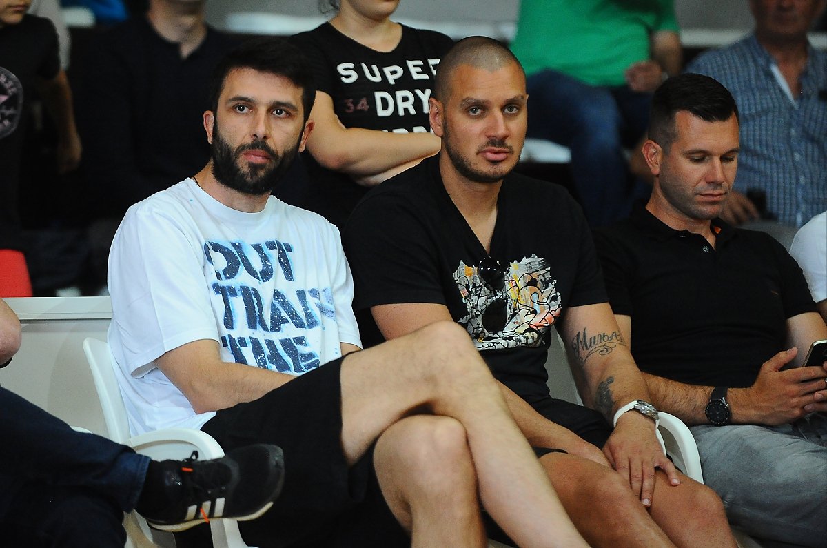 JrNBAKSS's tweet photo. Hvala na podrsci
#Radmanovic #Pavlovic @mileilic @BokiNachbar @SaniBecirovic
#JrNBA🔴🔵⚪ https://t.co/2BgbRSciZY