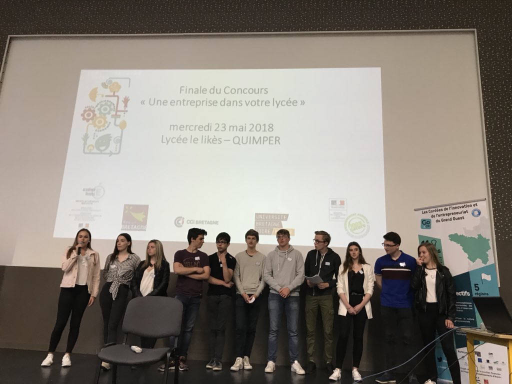 ClubAje29's tweet photo. LâAJE29 participe au jury de la finale du #concours Une Entreprise Dans Votre LycĂ©e #EDVL aujourdâhui au LycĂ©e @Le_Likes https://t.co/5uZQTLeN8t