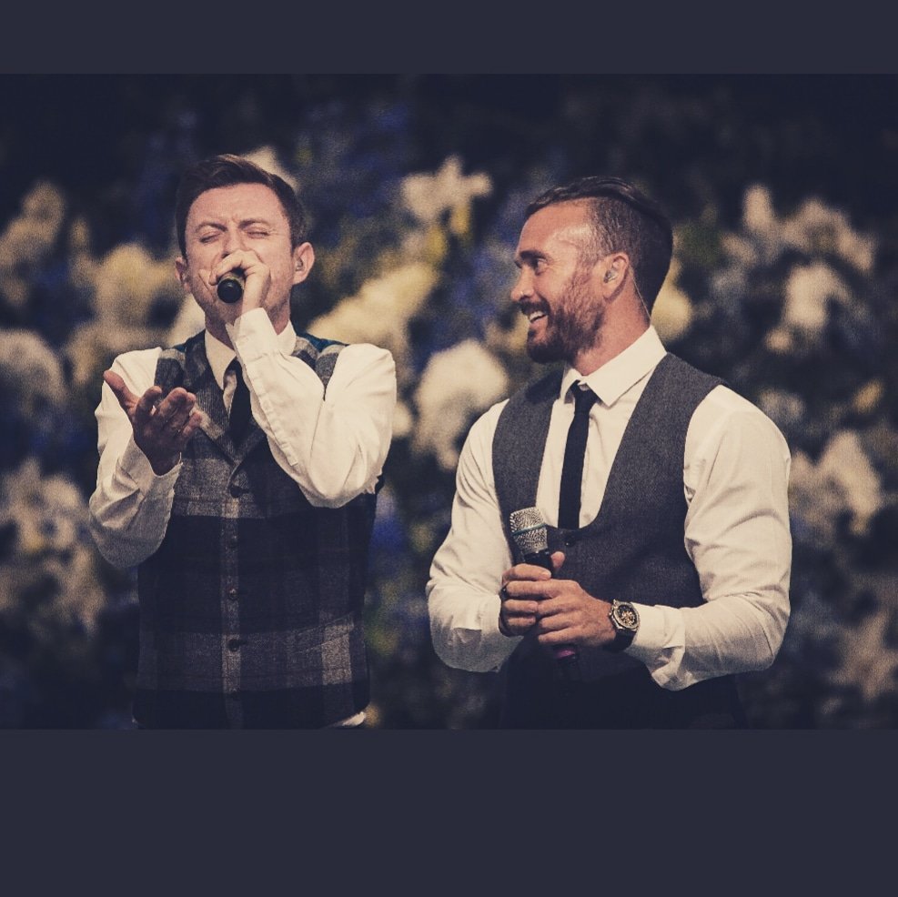 darren_everest's tweet photo. Just about to go and meet up with the boys for our first gig since our brother passed. I haven't posted anything until now because, to be honest i haven't known what to say, and i still don't. It still doesn't seem real.
Timmy i miss you and think about you everyday 💚 💚💚💚💚 https://t.co/BXmJaoUEYH