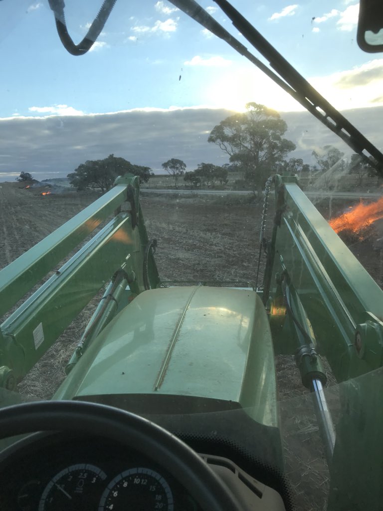 Alkira_Nathan's tweet photo. Been a good dayโs work helping out the local area pushing up and burning already removed #boxthorn from road sides @LandcareAust #volunteers #johndeere #community https://t.co/88yQoIEugY