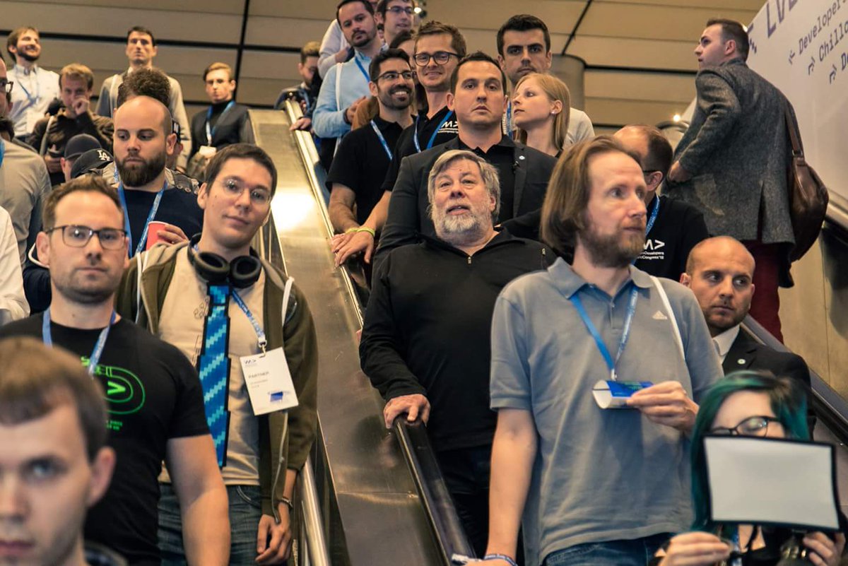 alexs__z's tweet image. So this is my face when i realize i am being photographed and prepare to do all sorts of faces. I didn&apos;t realize who his actual target was though. #wearedevs18 #justbeinghuman