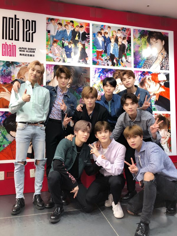 TOWER_Shibuya's tweet photo. 【NCT127】本日NCT127の皆様がタワレコ渋谷店にご来店！！！日本デビューおめでとうございます㊗️なんと…1Fの大型パネルや展開場所にサインを頂きました😭💕ありがとうございます！！日本デビューミニアルバム『chain』ぜひGETしてください⭐️ #NCT127 #タワ渋kpop https://t.co/Ro5HXu49cN
