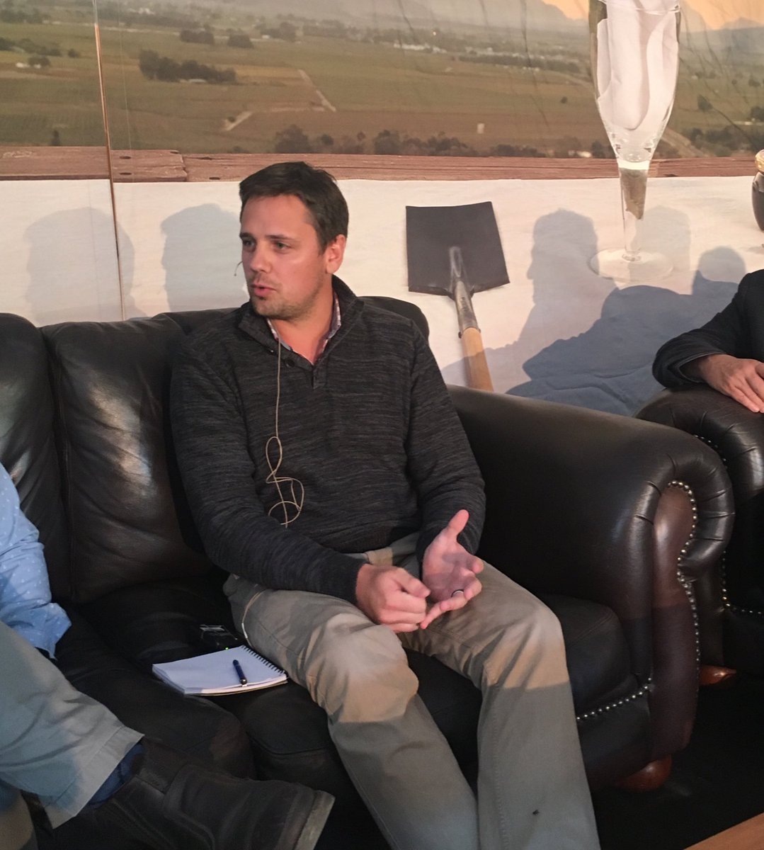 AgriWesKaap's tweet image. Carl vd Merwe, Boplaas: lekkerste tyd by familiebesigheid was toe my en my pa se kantore langs mekaar was, ons kon lekker kruisbesuif. #AgriWesKaap #jongboerkomitee