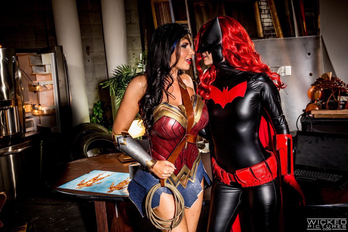 Wonder Woman @Romi_Rain in a scene with Batwoman @char_stokely - so I voted...